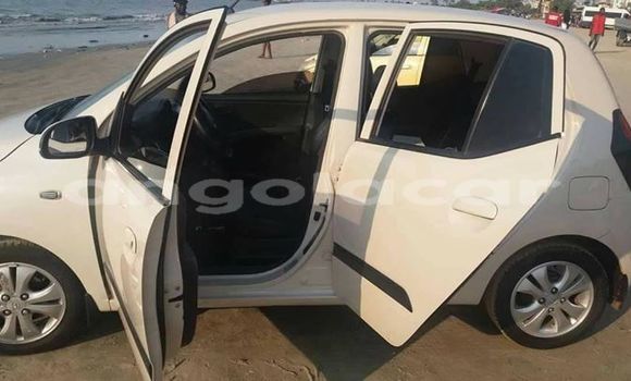 Comprar Importar Hyundai i10 Branco Carro em Luanda em Luanda Province Comprar Importar Hyundai i10 Branco Carro em Luanda em Luanda Province