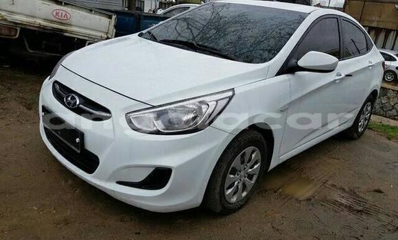 Comprar Importar Hyundai Accent Branco Carro em Lobito em Benguela Comprar Importar Hyundai Accent Branco Carro em Lobito em Benguela