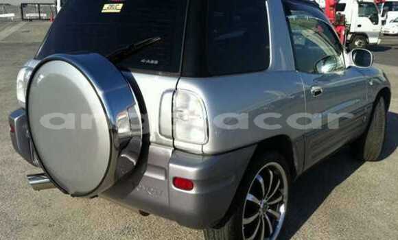 Comprar Usado Toyota RAV4 Outro Carro em Luanda em Luanda Province Comprar Usado Toyota RAV4 Outro Carro em Luanda em Luanda Province