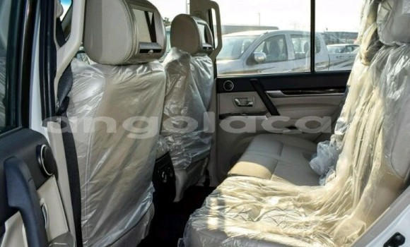 Acheter Neuf Voiture Mitsubishi Pajero Blanc à Luanda, Province de Luanda Acheter Neuf Voiture Mitsubishi Pajero Blanc à Luanda, Province de Luanda