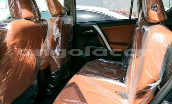 Comprar Novo Toyota RAV4 Outro Carro em Luanda em Luanda Province Comprar Novo Toyota RAV4 Outro Carro em Luanda em Luanda Province