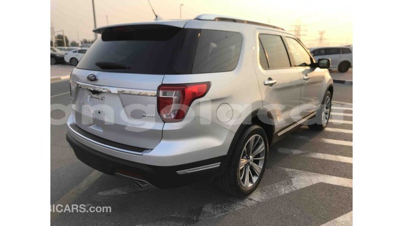 Big with watermark ford explorer bengo province import dubai 3929