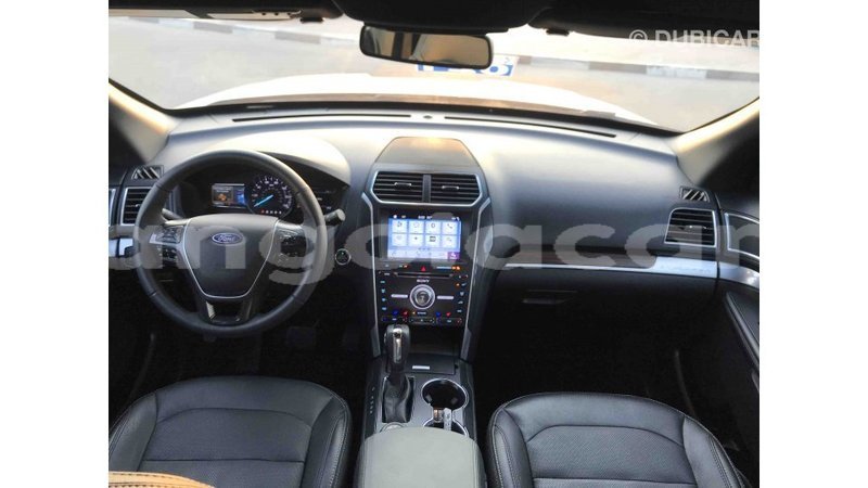 Big with watermark ford explorer bengo province import dubai 3929