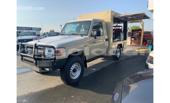 Comprar Importar Toyota Land Cruiser Bege Carro em Import - Dubai em Bengo Province Comprar Importar Toyota Land Cruiser Bege Carro em Import - Dubai em Bengo Province