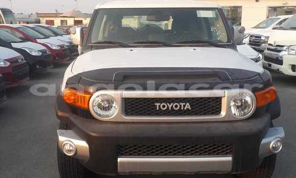 Buy New Toyota FJ Cruiser Black Car in Luanda in Luanda Province Buy New Toyota FJ Cruiser Black Car in Luanda in Luanda Province