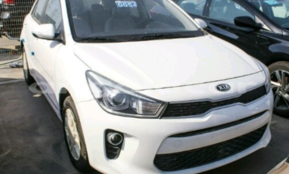Acheter Neuf Voiture Kia rio Blanc à Luanda, Province de Luanda Acheter Neuf Voiture Kia rio Blanc à Luanda, Province de Luanda