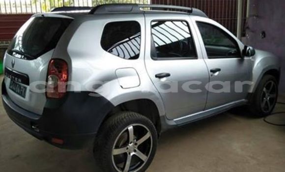 Comprar Usado Renault Duster Prata Carro em Luanda em Luanda Province