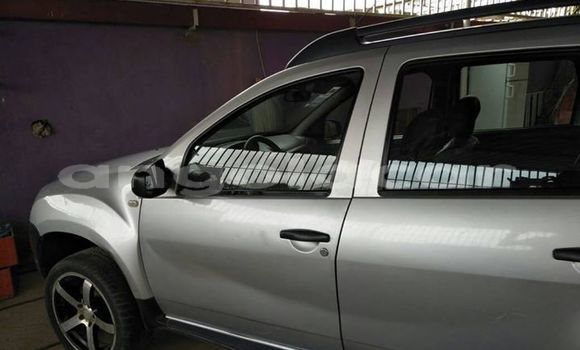 Comprar Usado Renault Duster Prata Carro em Luanda em Luanda Province Comprar Usado Renault Duster Prata Carro em Luanda em Luanda Province