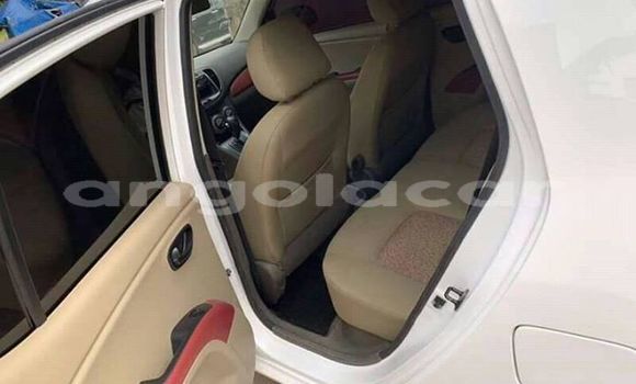 Comprar Usado Hyundai i10 Branco Carro em Luanda em Luanda Province Comprar Usado Hyundai i10 Branco Carro em Luanda em Luanda Province
