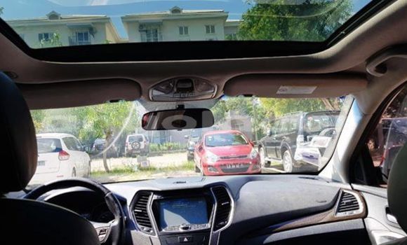 Comprar Usado Hyundai Santa Fe Vermelho Carro em Luanda em Luanda Province Comprar Usado Hyundai Santa Fe Vermelho Carro em Luanda em Luanda Province
