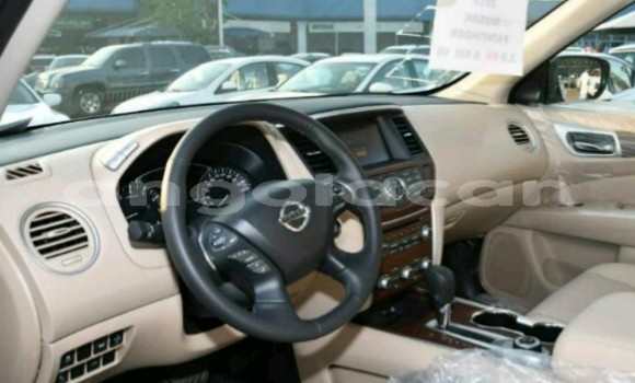 Buy New Nissan Pathfinder White Car in Luanda in Luanda Province Buy New Nissan Pathfinder White Car in Luanda in Luanda Province
