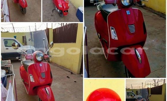 Comprar Usado Vespa 100 Vermelho Moto em Luanda em Luanda Province Comprar Usado Vespa 100 Vermelho Moto em Luanda em Luanda Province