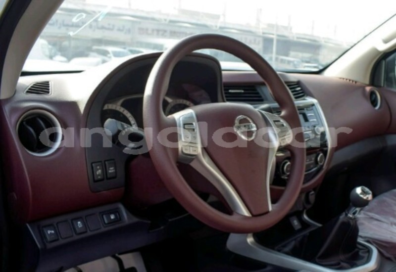 Big with watermark nissan navara luanda province luanda 3983