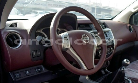 Buy New Nissan Navara White Car in Luanda in Luanda Province Buy New Nissan Navara White Car in Luanda in Luanda Province