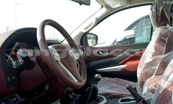 Buy New Nissan Navara White Car in Luanda in Luanda Province Buy New Nissan Navara White Car in Luanda in Luanda Province
