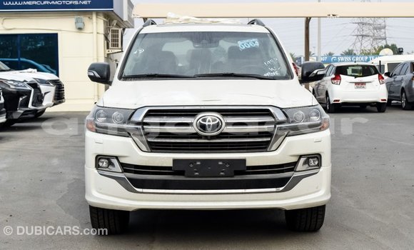 Acheter Import Voiture Toyota Land Cruiser Blanc à Import - Dubai, Province de Bengo Acheter Import Voiture Toyota Land Cruiser Blanc à Import - Dubai, Province de Bengo
