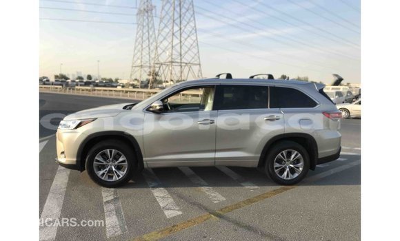 Buy Import Toyota Highlander Other Car in Import - Dubai in Bengo Province Buy Import Toyota Highlander Other Car in Import - Dubai in Bengo Province