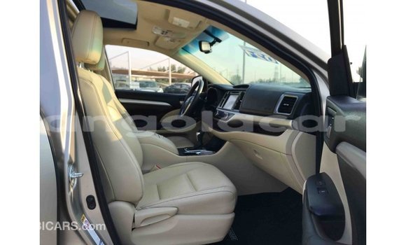 Buy Import Toyota Highlander Other Car in Import - Dubai in Bengo Province Buy Import Toyota Highlander Other Car in Import - Dubai in Bengo Province