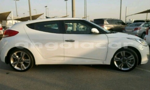 Acheter Neuf Voiture Hyundai Veloster Blanc à Luanda, Province de Luanda Acheter Neuf Voiture Hyundai Veloster Blanc à Luanda, Province de Luanda