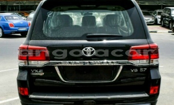 Acheter Neuf Voiture Toyota Land Cruiser Noir à Luanda, Province de Luanda Acheter Neuf Voiture Toyota Land Cruiser Noir à Luanda, Province de Luanda