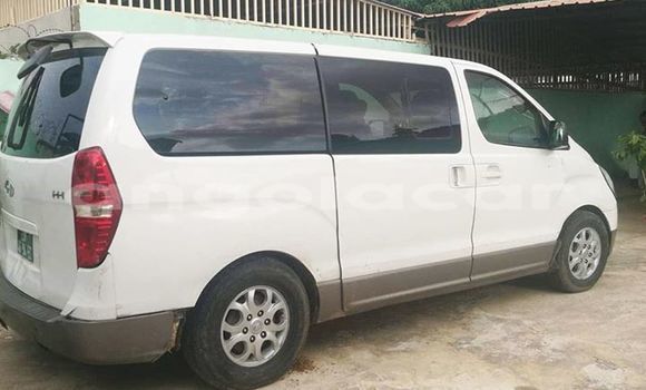 Comprar Usado Hyundai H1 Branco Carro em Luanda em Luanda Province Comprar Usado Hyundai H1 Branco Carro em Luanda em Luanda Province