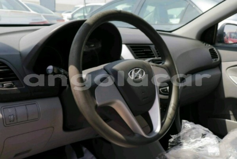 Big with watermark hyundai accent luanda province luanda 4151
