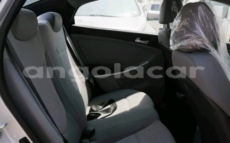 Big with watermark hyundai accent luanda province luanda 4151
