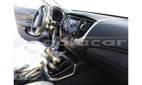Buy Import Mitsubishi L200 White Car in Import - Dubai in Bengo Province Buy Import Mitsubishi L200 White Car in Import - Dubai in Bengo Province