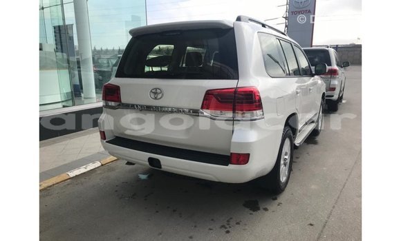 Comprar Importar Toyota Land Cruiser Branco Carro em Import - Dubai em Bengo Province Comprar Importar Toyota Land Cruiser Branco Carro em Import - Dubai em Bengo Province