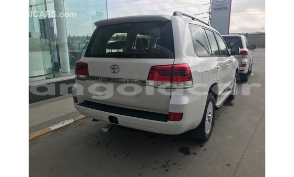 Comprar Importar Toyota Land Cruiser Branco Carro em Import - Dubai em Bengo Province Comprar Importar Toyota Land Cruiser Branco Carro em Import - Dubai em Bengo Province
