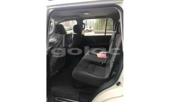 Comprar Importar Toyota Land Cruiser Branco Carro em Import - Dubai em Bengo Province Comprar Importar Toyota Land Cruiser Branco Carro em Import - Dubai em Bengo Province