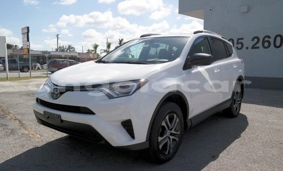 Buy Import Toyota RAV4 White Car in Import - Dubai in Bengo Province Buy Import Toyota RAV4 White Car in Import - Dubai in Bengo Province
