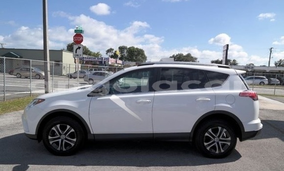 Buy Import Toyota RAV4 White Car in Import - Dubai in Bengo Province Buy Import Toyota RAV4 White Car in Import - Dubai in Bengo Province