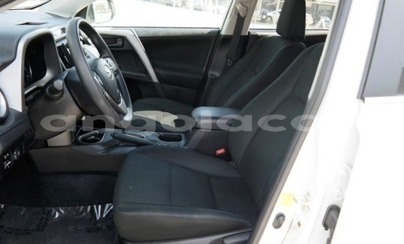 Buy Import Toyota RAV4 White Car in Import - Dubai in Bengo Province Buy Import Toyota RAV4 White Car in Import - Dubai in Bengo Province