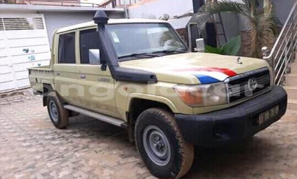 Comprar Usado Toyota Land Cruiser Bege Carro em Luanda em Luanda Province Comprar Usado Toyota Land Cruiser Bege Carro em Luanda em Luanda Province