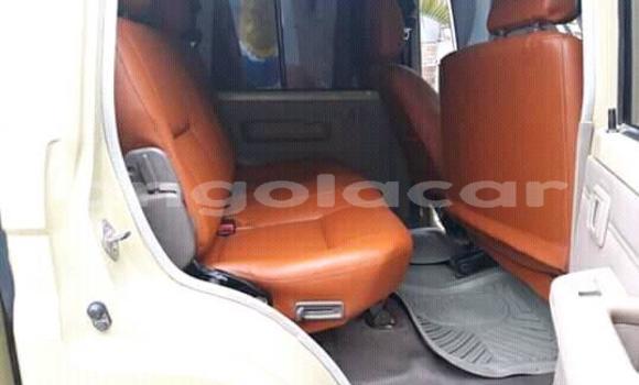 Comprar Usado Toyota Land Cruiser Bege Carro em Luanda em Luanda Province Comprar Usado Toyota Land Cruiser Bege Carro em Luanda em Luanda Province