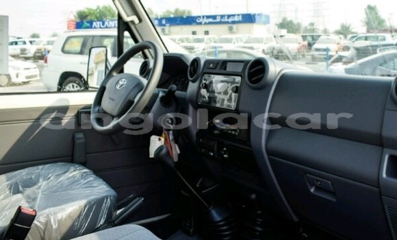 Comprar Novo Toyota Land Cruiser Branco Carro em Luanda em Luanda Province Comprar Novo Toyota Land Cruiser Branco Carro em Luanda em Luanda Province