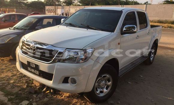 Acheter Occasion Voiture Toyota Hilux Blanc à Luanda, Province de Luanda