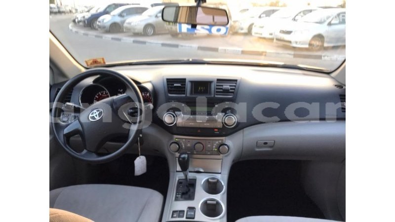 Big with watermark toyota highlander bengo province import dubai 4333