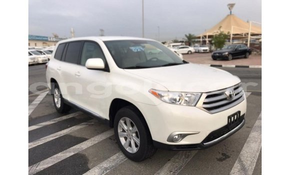 Comprar Importar Toyota Highlander Branco Carro em Import - Dubai em Bengo Province Comprar Importar Toyota Highlander Branco Carro em Import - Dubai em Bengo Province