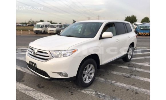 Comprar Importar Toyota Highlander Branco Carro em Import - Dubai em Bengo Province Comprar Importar Toyota Highlander Branco Carro em Import - Dubai em Bengo Province