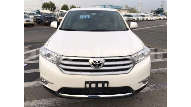 Big with watermark toyota highlander bengo province import dubai 4334