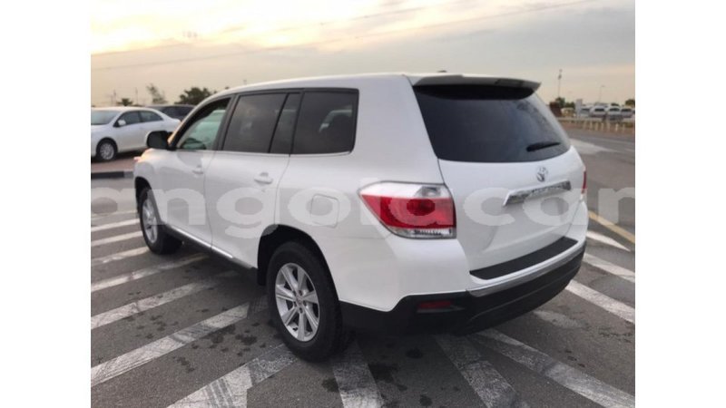 Big with watermark toyota highlander bengo province import dubai 4334