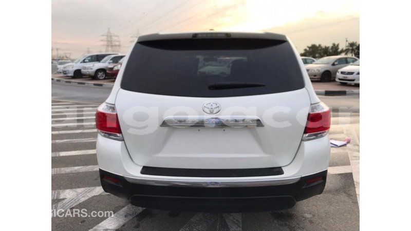 Big with watermark toyota highlander bengo province import dubai 4334