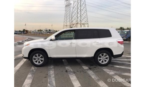 Comprar Importar Toyota Highlander Branco Carro em Import - Dubai em Bengo Province Comprar Importar Toyota Highlander Branco Carro em Import - Dubai em Bengo Province
