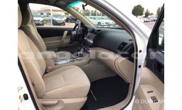 Comprar Importar Toyota Highlander Branco Carro em Import - Dubai em Bengo Province Comprar Importar Toyota Highlander Branco Carro em Import - Dubai em Bengo Province