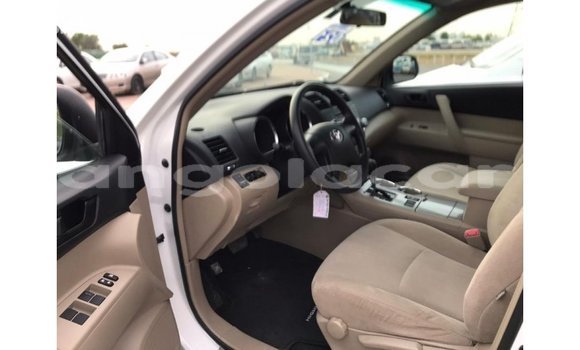 Comprar Importar Toyota Highlander Branco Carro em Import - Dubai em Bengo Province Comprar Importar Toyota Highlander Branco Carro em Import - Dubai em Bengo Province