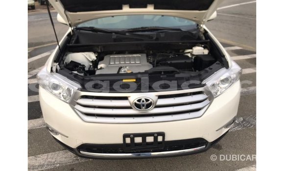 Comprar Importar Toyota Highlander Branco Carro em Import - Dubai em Bengo Province Comprar Importar Toyota Highlander Branco Carro em Import - Dubai em Bengo Province