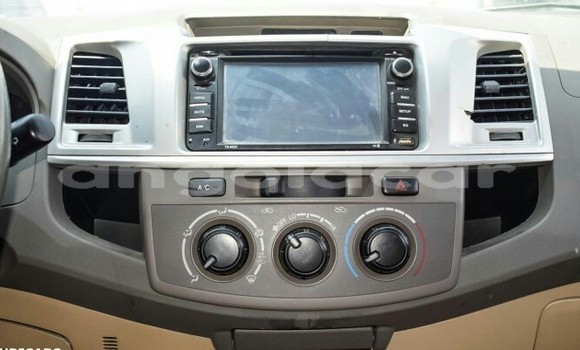 Acheter Neuf Voiture Toyota Fortuner Blanc à Luanda, Province de Luanda Acheter Neuf Voiture Toyota Fortuner Blanc à Luanda, Province de Luanda