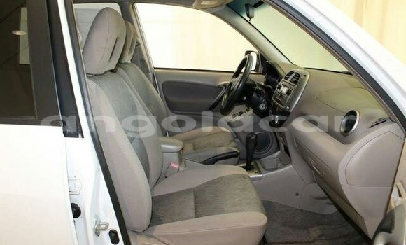 Acheter Neuf Voiture Toyota RAV4 Blanc à Luanda, Province de Luanda Acheter Neuf Voiture Toyota RAV4 Blanc à Luanda, Province de Luanda